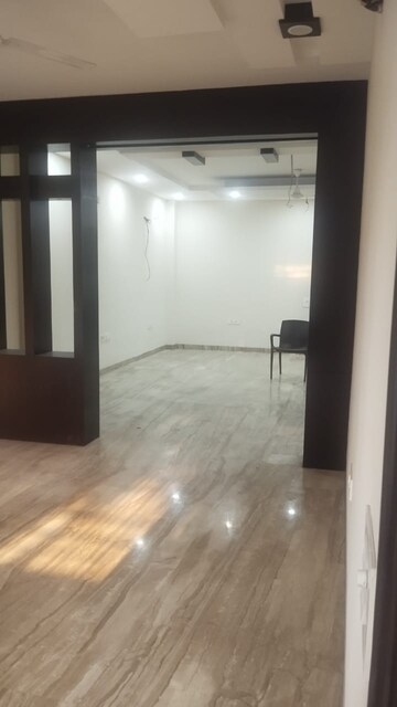 Room in 3 BHK Independent House at Sector 40 – for Rent