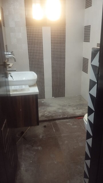Bathroom in 3 BHK Independent House at Sector 40 – for Rent
