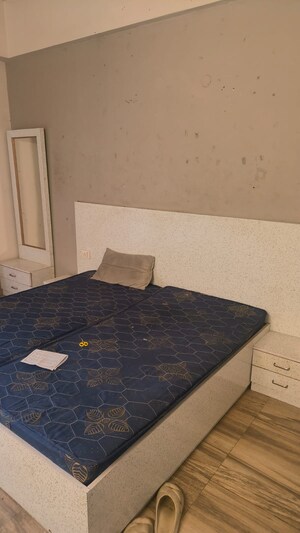 1 BHK Apartment For Rent in Paramount Golfforeste, Zeta I Greater Noida