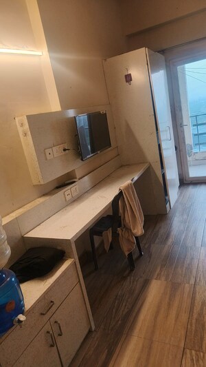  1 BHK Apartment at Paramount Golfforeste, Zeta I Greater Noida – for Rent