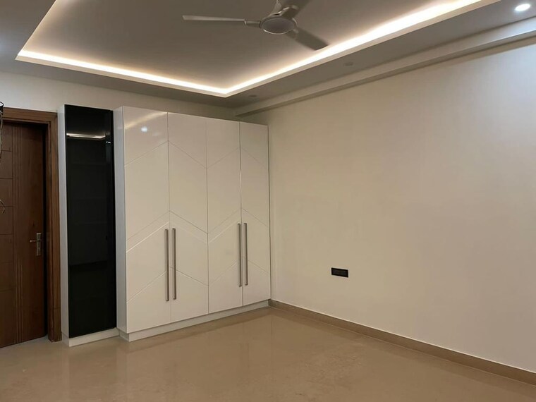 Room, rbc-ii 4 Bedroom 2700 Sq.Ft. Builder Floor In Sushant Lok I Gurgaon 9312149