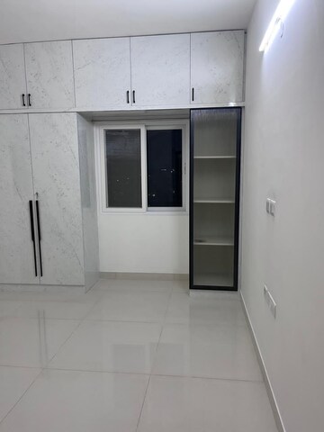 Room in 3 BHK Apartment at Rajapushpa Provincia, Narsingi – for Rent
