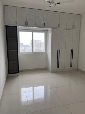 Room in 3 BHK Apartment at Rajapushpa Provincia, Narsingi – for Rent