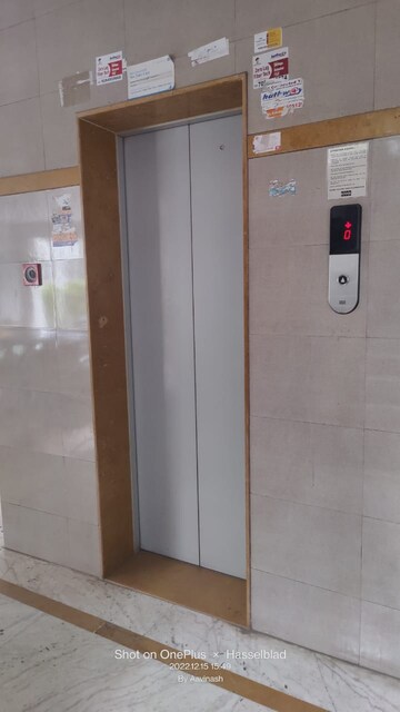 Lift in 3 BHK Apartment at Vyas Aasawari CHS, Ideal Colony – for Rent