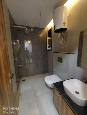 Bathroom in 1 RK Builder Floor at Gupta Awas, Sector 43 – for Rent