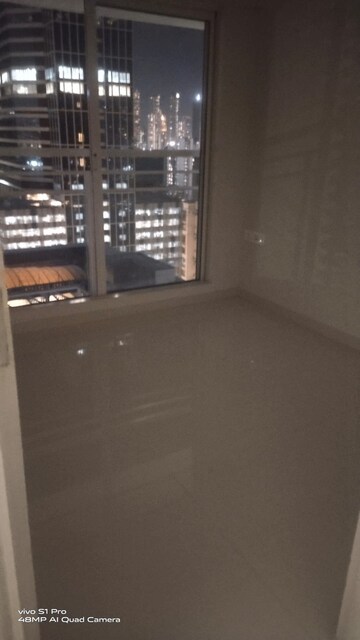Room in 2 BHK Apartment at Sugee Atharva, Prabhadevi – for Rent