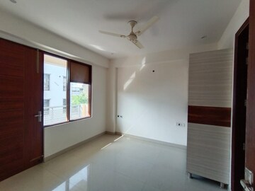 3 BHK Builder Floor For Rent in Jal Vihar Colony, Sector 46