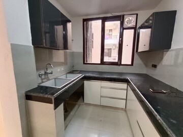 Kitchen in 3 BHK Builder Floor at Jal Vihar Colony, Sector 46 – for Rent