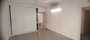 Room in 3 BHK Apartment at Emaar Emerald Floors Premier, Sector 65 – for Rent