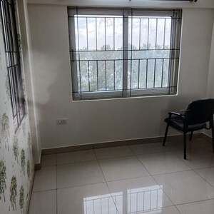 Room in 4 BHK Apartment at Ozone Evergreens, Haralur Road – for Rent
