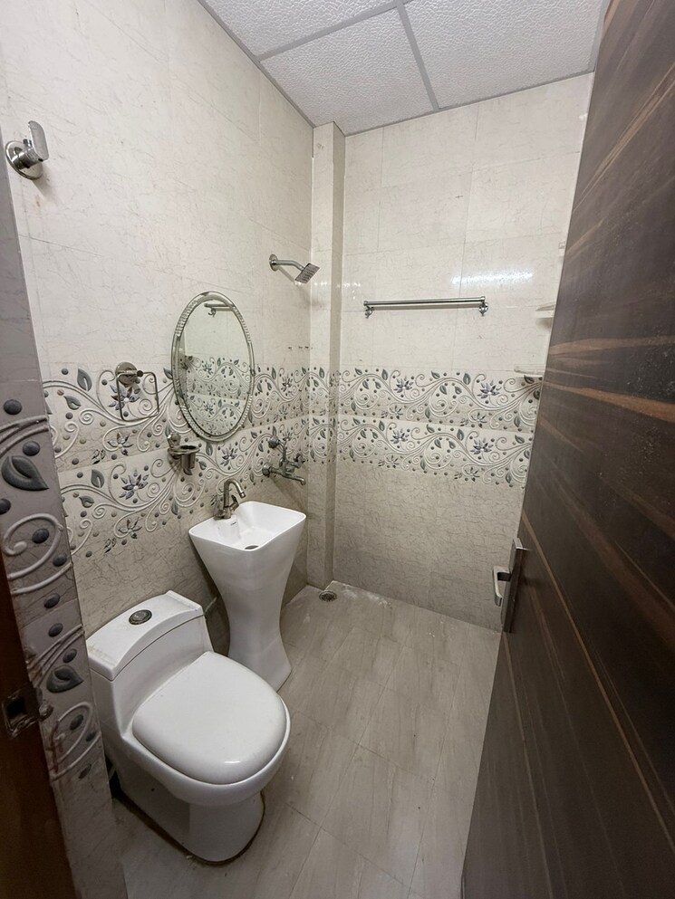 Bathroom, sarfabad village 2 Bedroom 1100 Sq.Ft. Builder Floor In Sarfabad Village Noida 9312208