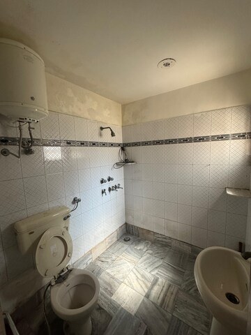 Bathroom in 2 BHK Builder Floor at Sector 46 – for Rent