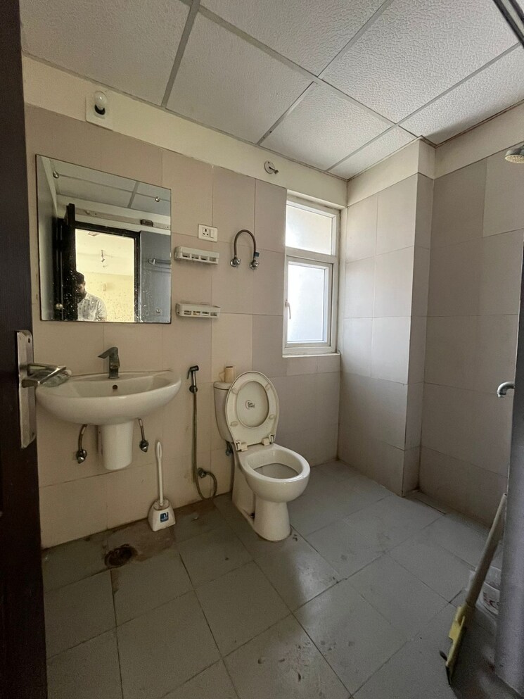 Master Bedroom, sunworld-vanalika 3 Bedroom 1730 Sq.Ft. Apartment In Sector 107 Noida 9312260