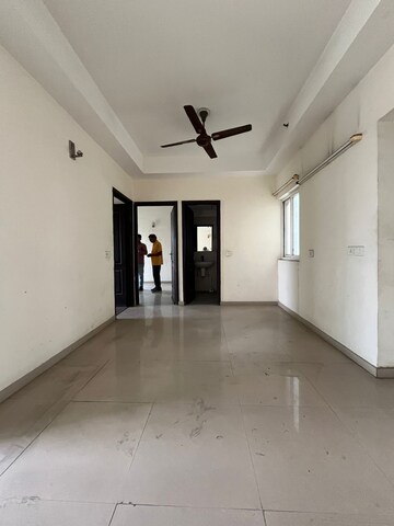 Room in 3 BHK Apartment at Sunworld Vanalika, Sector 107 – for Rent