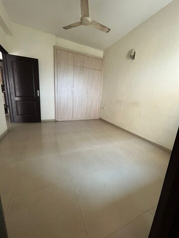 Room in 3 BHK Apartment at Sunworld Vanalika, Sector 107 – for Rent