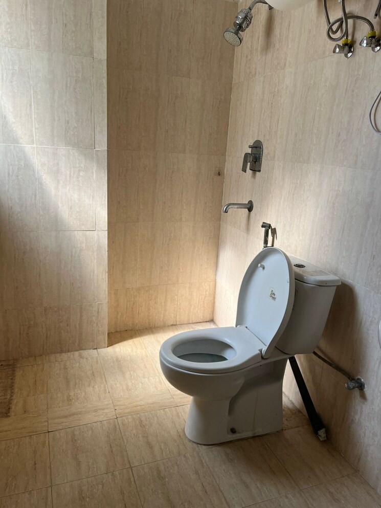 Bathroom, sunworld-vanalika 3 Bedroom 1730 Sq.Ft. Apartment In Sector 107 Noida 9312260