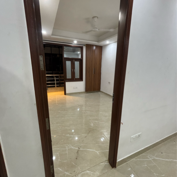Room in 2 BHK Builder Floor at Sainik Farm – for Rent