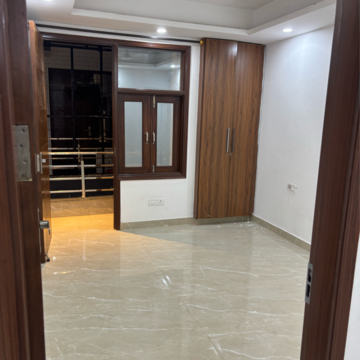 Room in 2 BHK Builder Floor at Sainik Farm – for Rent