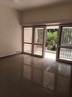 Room in 3 BHK Apartment at Jal Vayu Vihar Noida, Sector 21 – for Sale