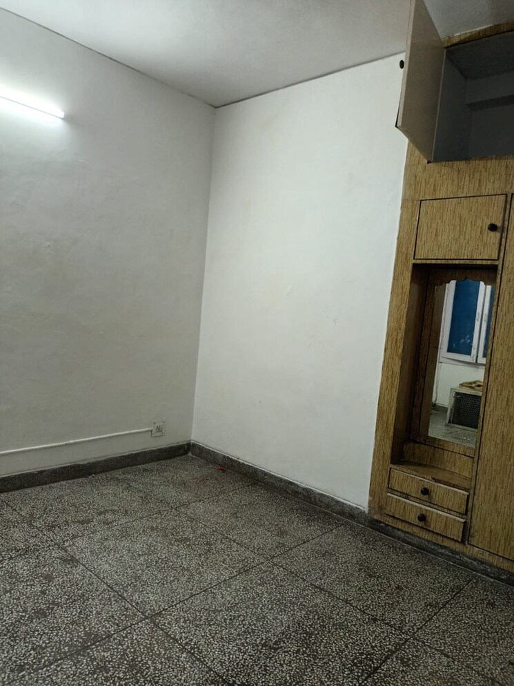 Room, jal-vayu-vihar-noida 3 Bedroom 2000 Sq.Ft. Apartment In Sector 21 Noida 9312244