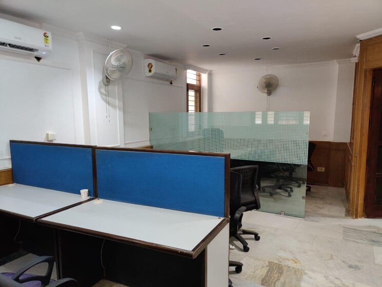 Team Area, greater kailash ii Commercial Office Space 1400 Sq.Ft. In Greater Kailash ii Delhi 9312268
