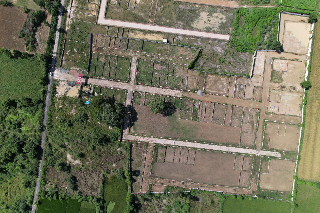 Plot For Sale in Kanpur Road