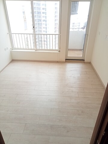 Room in 4 BHK Apartment at Bhawna Apartment, Sector 43 – for Rent