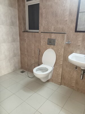 Bathroom in 4 BHK Apartment at Bhawna Apartment, Sector 43 – for Rent