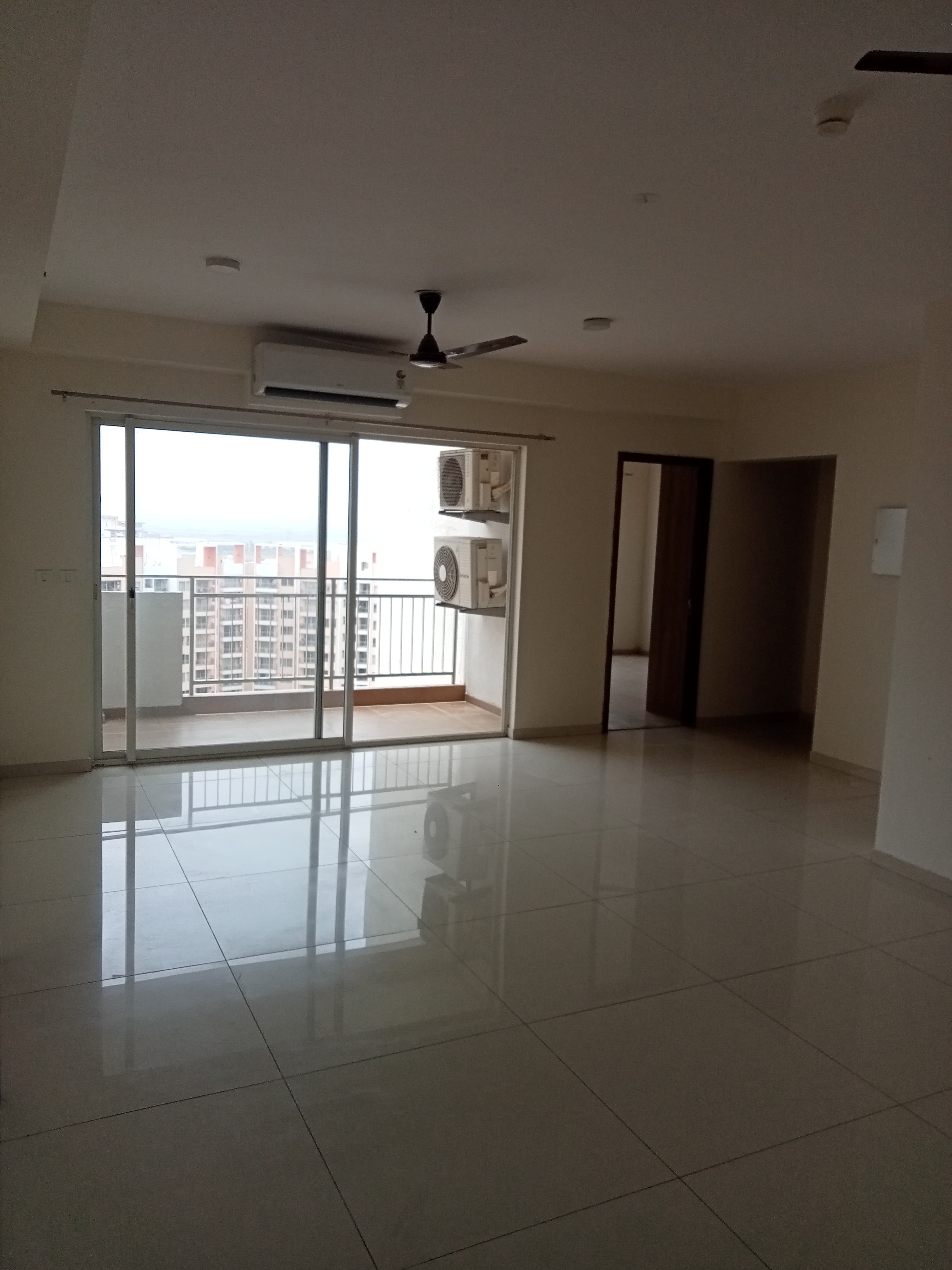 4 BHK + Servant Room Apartment For Rent in Bhawna Apartment