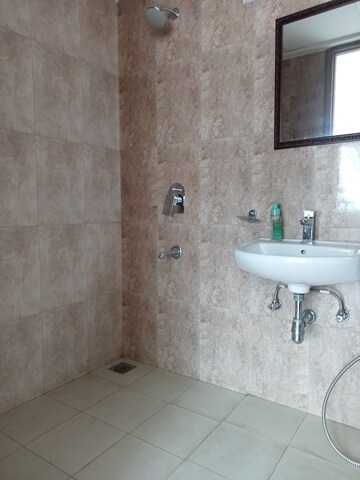 Bathroom in 4 BHK Apartment at Bhawna Apartment, Sector 43 – for Rent