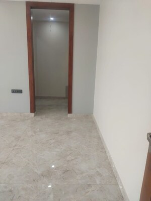 Room in 4 BHK Builder Floor at Sector 31 – for Sale