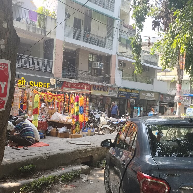 Exterior View, vikas puri Commercial Showroom 300 Sq.Ft. In Vikas Puri Delhi 9312299