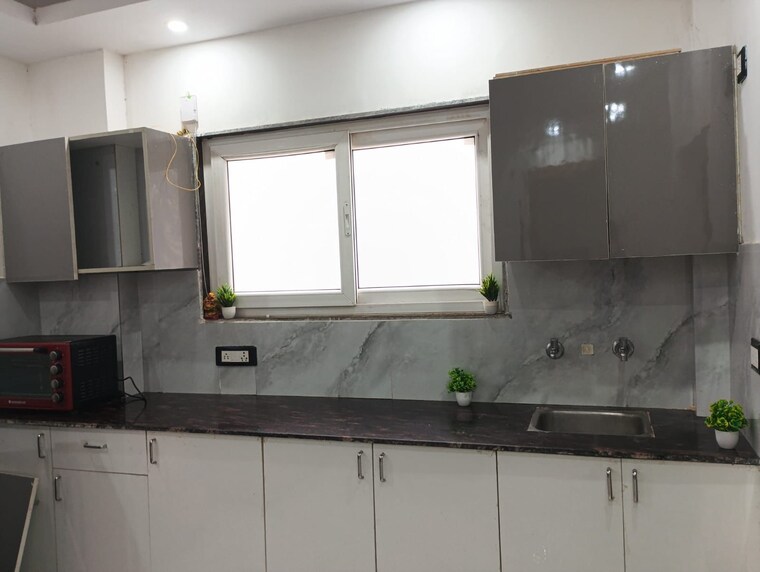 Kitchen, dlf-regency-park-ii 3 Bedroom 1550 Sq.Ft. Apartment In Sector 27 Gurgaon 9312306