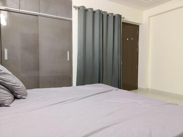 Bedroom in 3 BHK Builder Floor at Ardee City, Sector 52 – for Rent