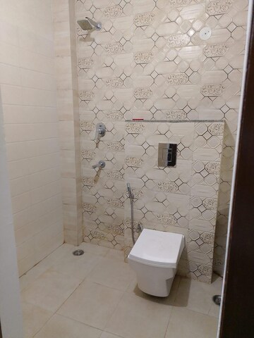 Bathroom in 3 BHK Builder Floor at Ardee City, Sector 52 – for Rent
