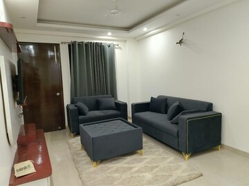 Living Room in 3 BHK Builder Floor at Golden Crest, Sector 52 – for Rent