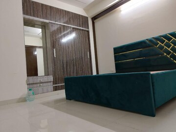 Living Room in 3 BHK Builder Floor at Golden Crest, Sector 52 – for Rent