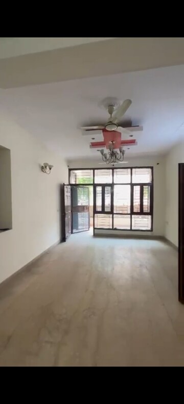 Room in 3 BHK Builder Floor at Elixir Heritage Divine, Indrapuram – for Sale