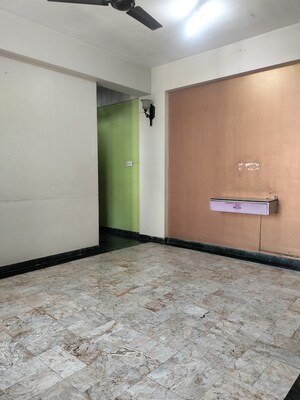 Room in 2 BHK Apartment at Hiranandani Estate, Ghodbunder Road – for Rent