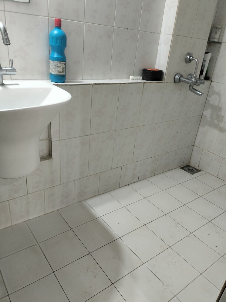 Bathroom, hiranandani-estate 2 Bedroom 680 Sq.Ft. Apartment In Ghodbunder Road Thane 9312446