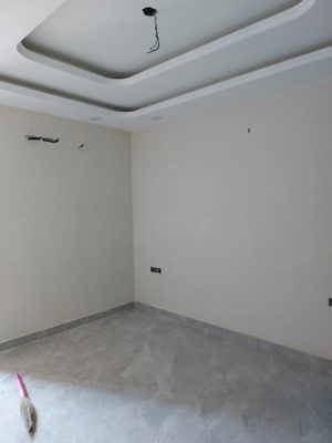 Room in 3 BHK Builder Floor at Puri Kohinoor, Sector 89 – for Sale