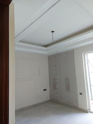 Building Lobby in 3 BHK Builder Floor at Puri Kohinoor, Sector 89 – for Sale