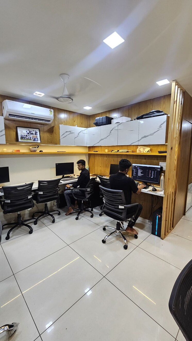Team Area, gota Commercial Office Space 903 Sq.Ft. In Gota Ahmedabad 9312333