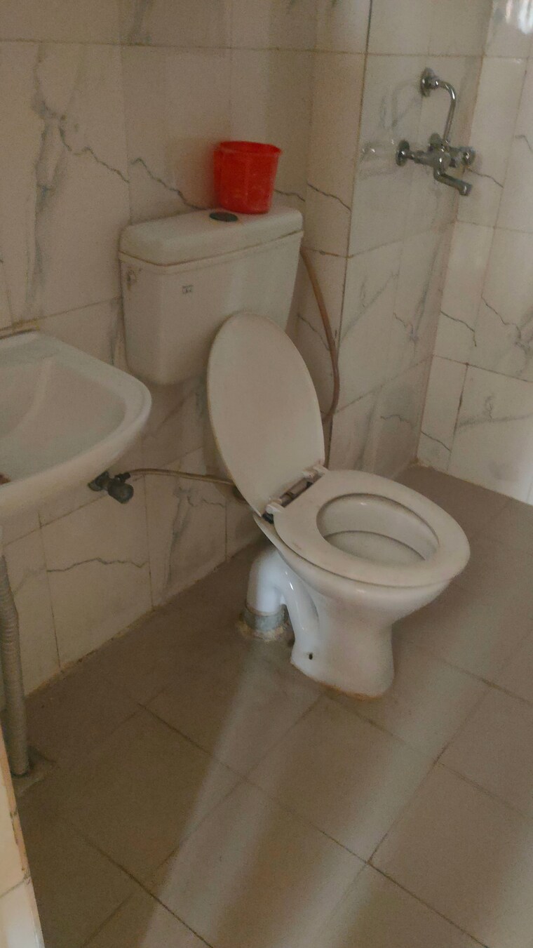 Bathroom, maxheights-dream-homes 2 Bedroom 650 Sq.Ft. Apartment In Kundli Sonipat 9312356