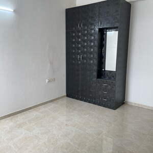 Room in 3 BHK Apartment at Omaxe Royal Residency Faridabad, Sector 79 – for Rent