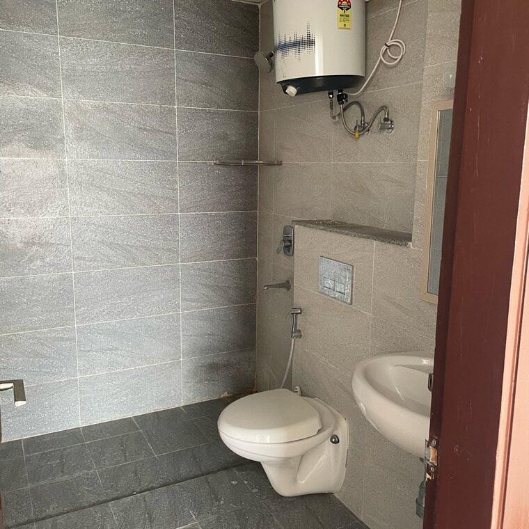 Bathroom, omaxe-royal-residency-faridabad 3 Bedroom 1925 Sq.Ft. Apartment In Sector 79 Faridabad 9312374