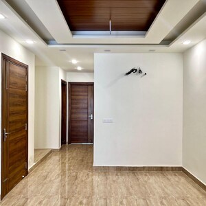 Room in 3 BHK Builder Floor at Puri Kohinoor, Tikawali – for Sale