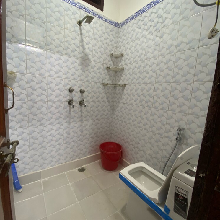 Bathroom, chattarpur 2 Bedroom 900 Sq.Ft. Builder Floor In Chattarpur Delhi 9312424