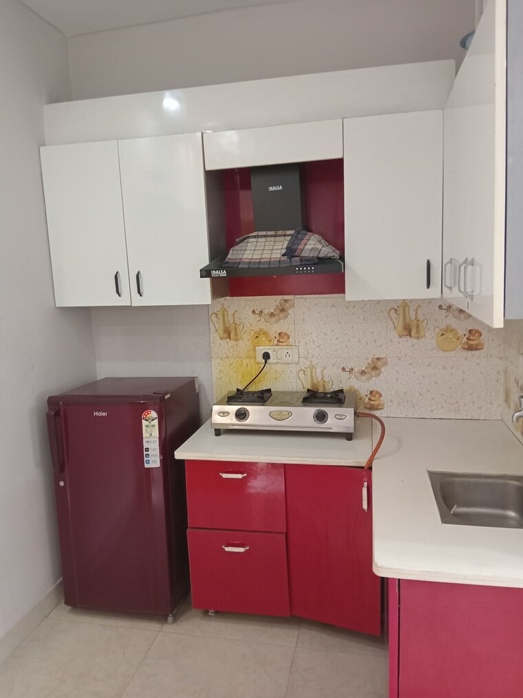 Kitchen, dlf phase ii 1 RK 241 Sq.Ft. Builder Floor In Dlf Phase ii Gurgaon 9312475