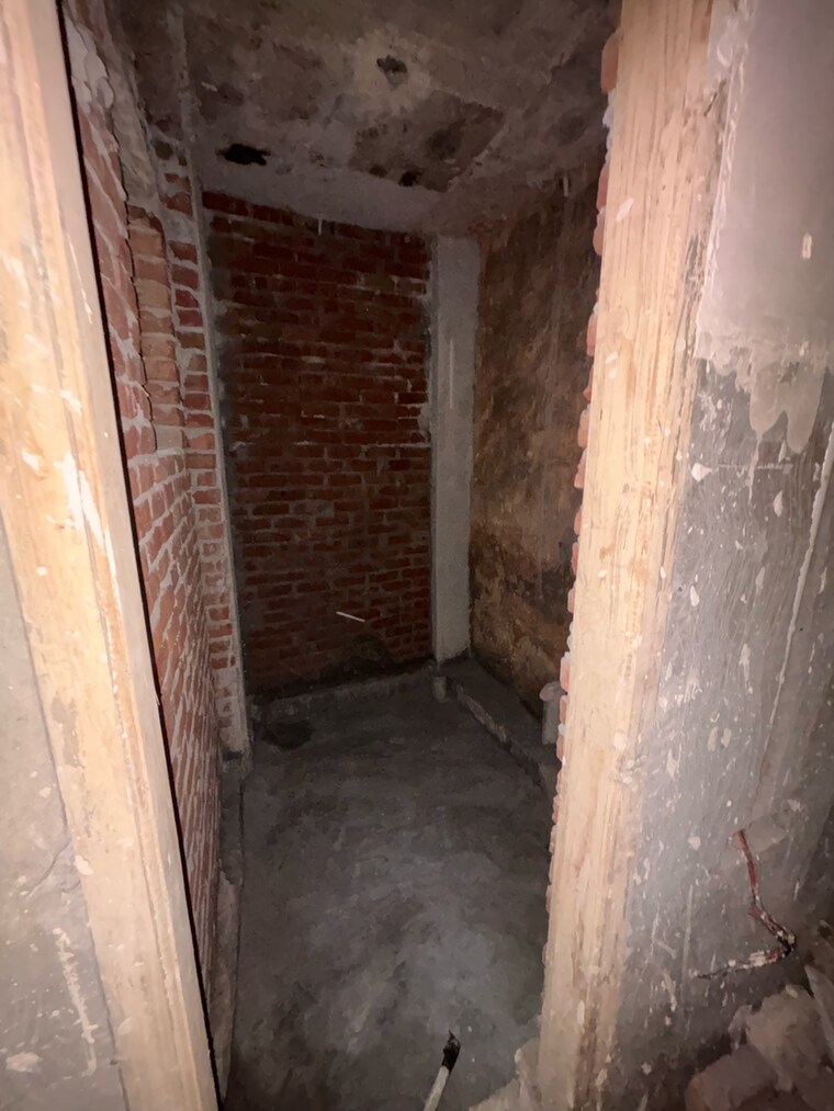 Bathroom, sainik colony 2 Bedroom 90 Sq.Yd. Builder Floor In Sainik Colony Faridabad 9312428